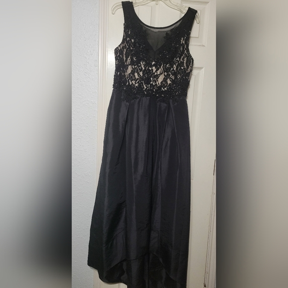 Black High Low Beaded Lace Size 12 Gown - Picture 2 of 13